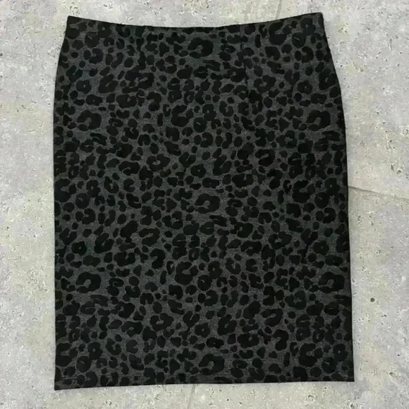 LOFT l Black and Grey Animal Pencil Skirt Size Petite XXSP - Picture 5 of 7